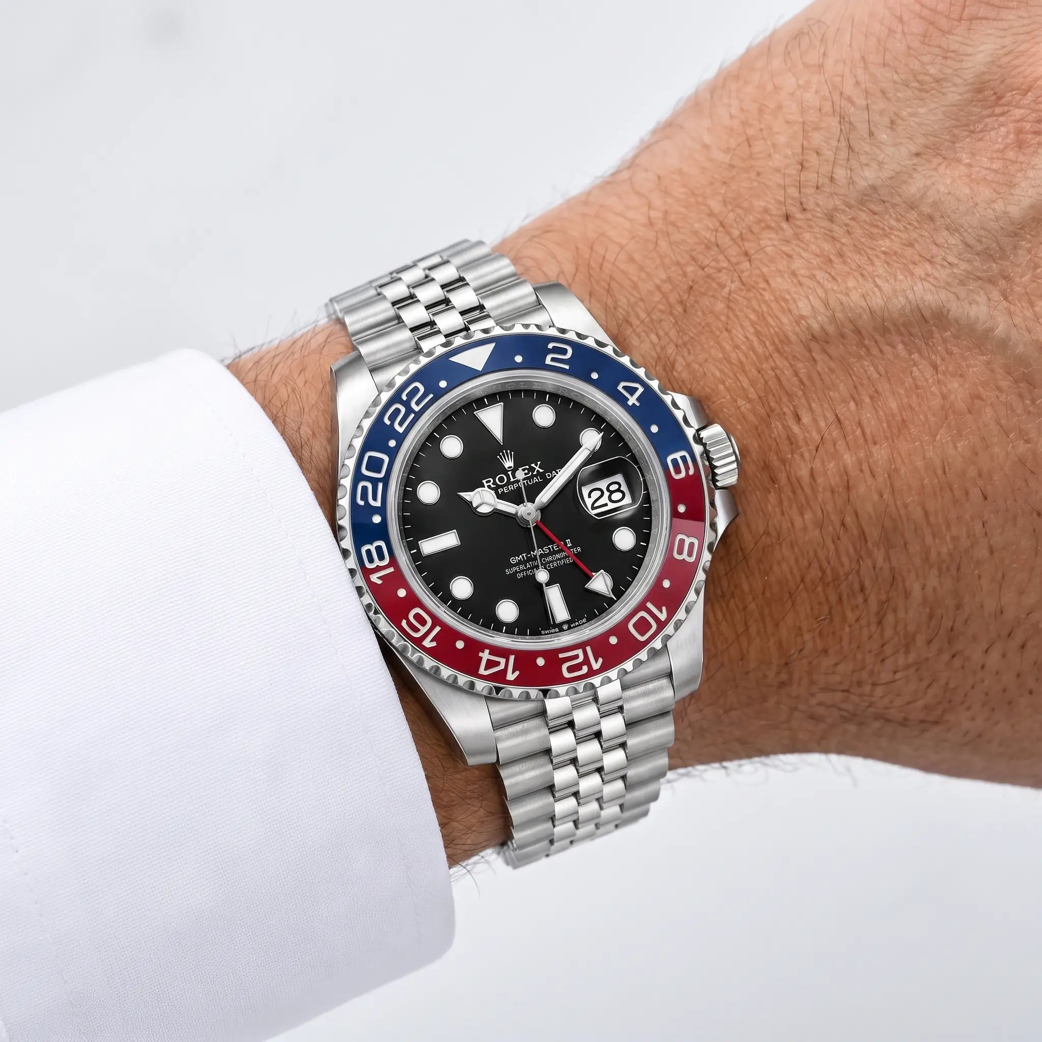Rol-ex GMT-Master Men's Watch – Blue & Red Bezel, Stainless Steel Chain